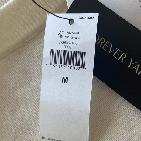 NWT Banana Republic Ivory Button Detail Sweater Forever Yarn Size Medium - Picture 7 of 10